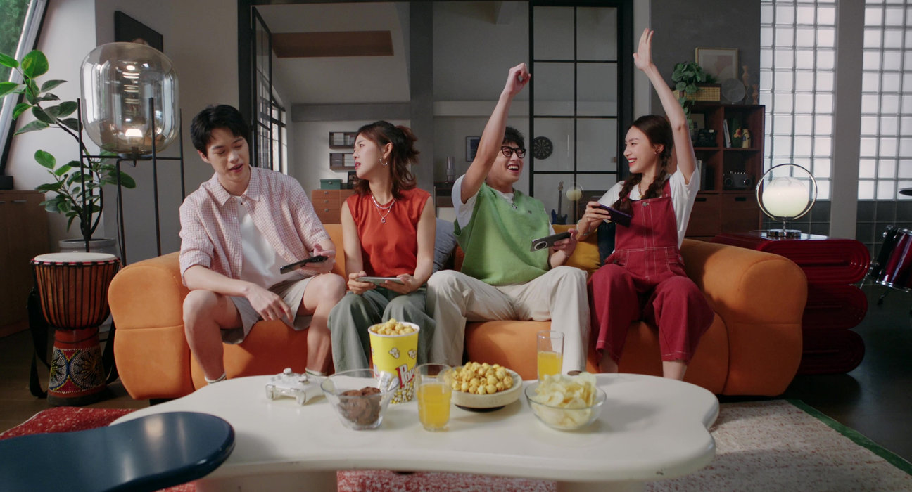 展示了鸿蒙操作系统 6 升级的游戏流畅功能。