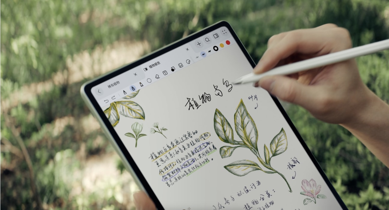 用户书写，华为笔记进行实时字迹调整