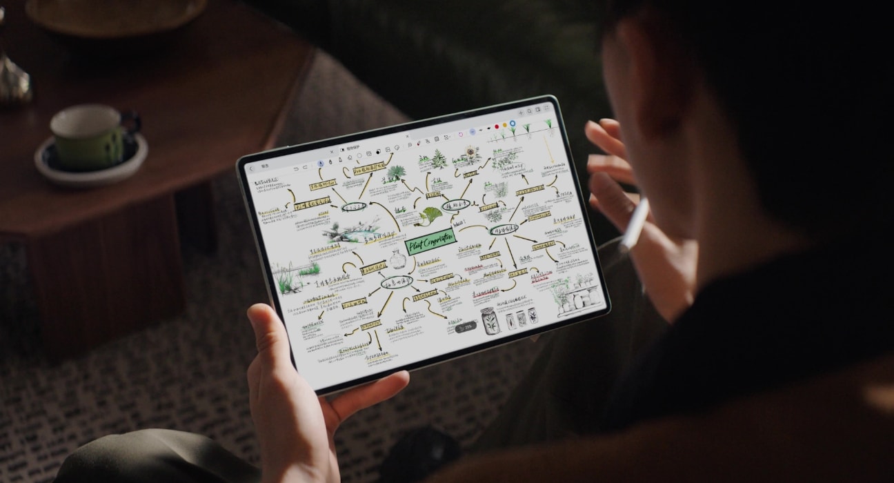 用户放大笔记，展示了华为笔记无界画布的功能