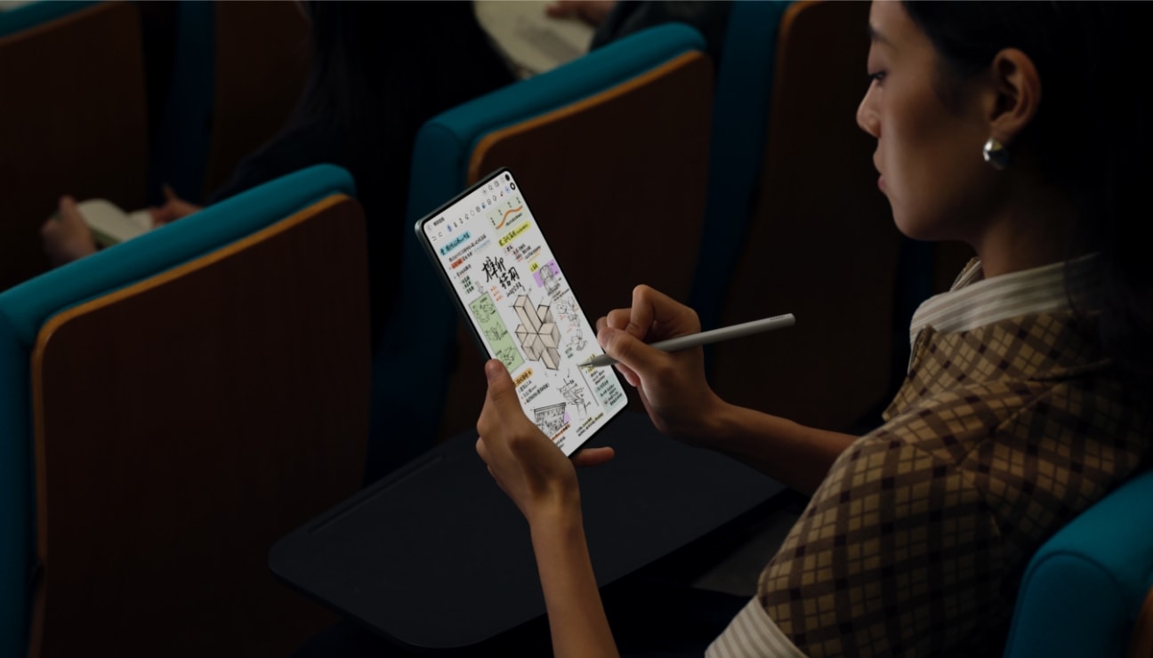 用户使用华为笔记边读边记录