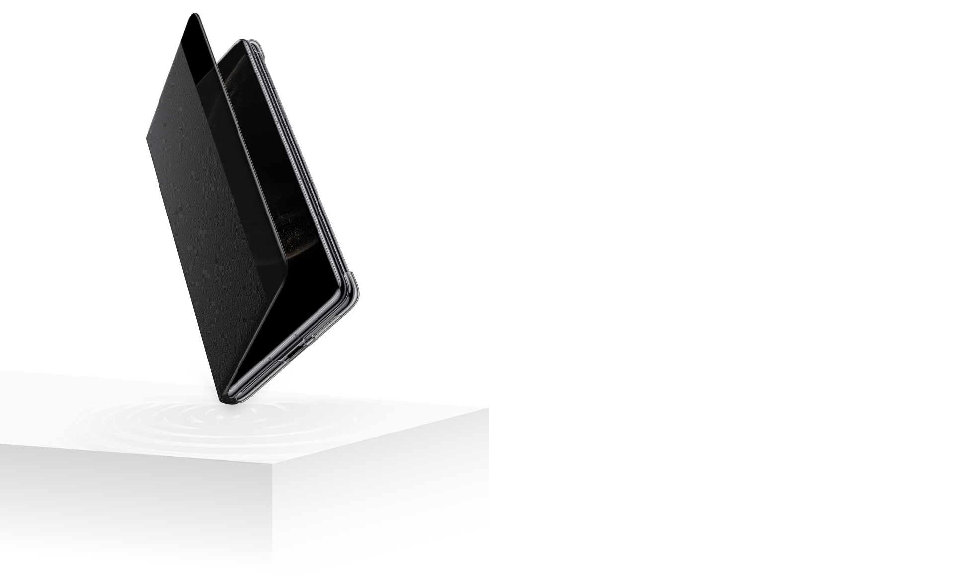 HUAWEI Mate X6 智能视窗旋转支架保护套 产品特殊角度图，翻盖微展开