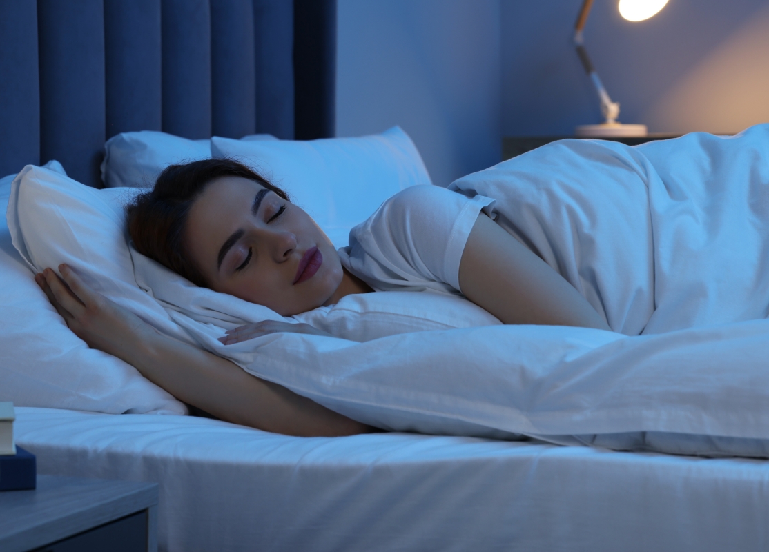 华为全能充磁吸移动电源 夜间充电