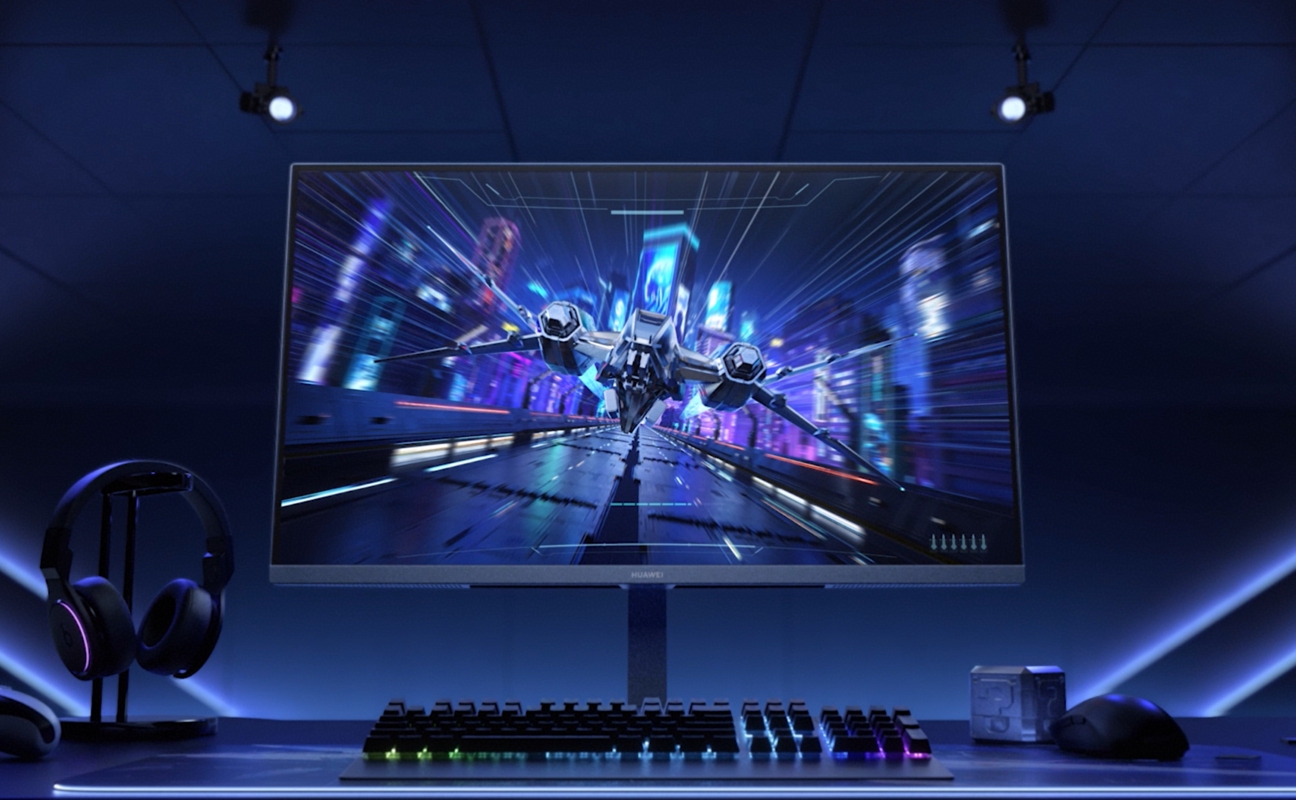 HUAWEI MateView GT 27 英寸赛车游戏界面，展示了其带来流畅的游戏体验