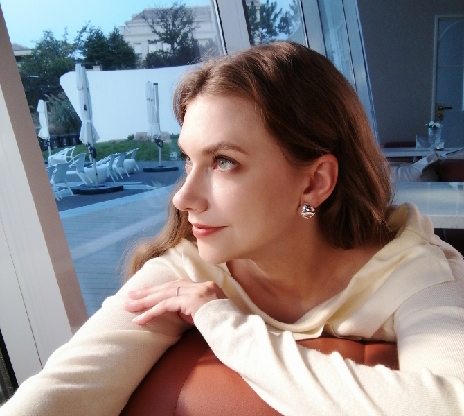 华为畅享 70 前置摄像头