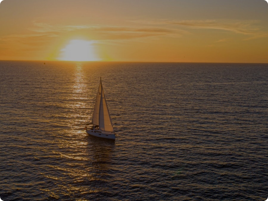 华为畅享 70X 尊享版视频优化前后的清晰度对比，展示 HDR Vivid 高动态显示功能