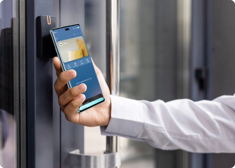 用华为畅享 70X 尊享版触碰办公室门禁场景与手机 NFC开门界面，展示 NFC 一碰开门功能