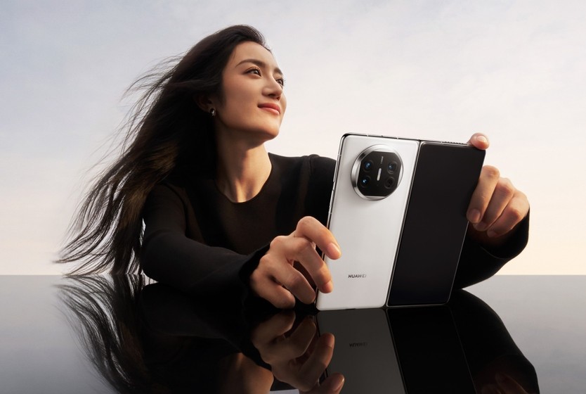 HUAWEI Mate X5 羽砂白 人物创拍