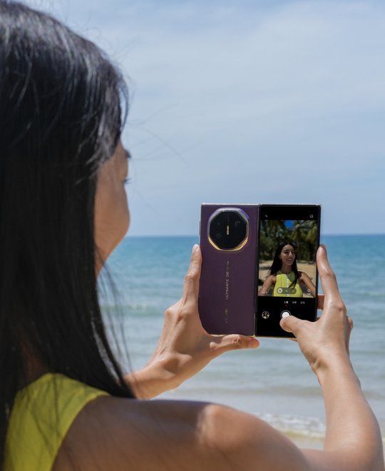 HUAWEI Mate XTs 非凡大师 样张，人像自拍