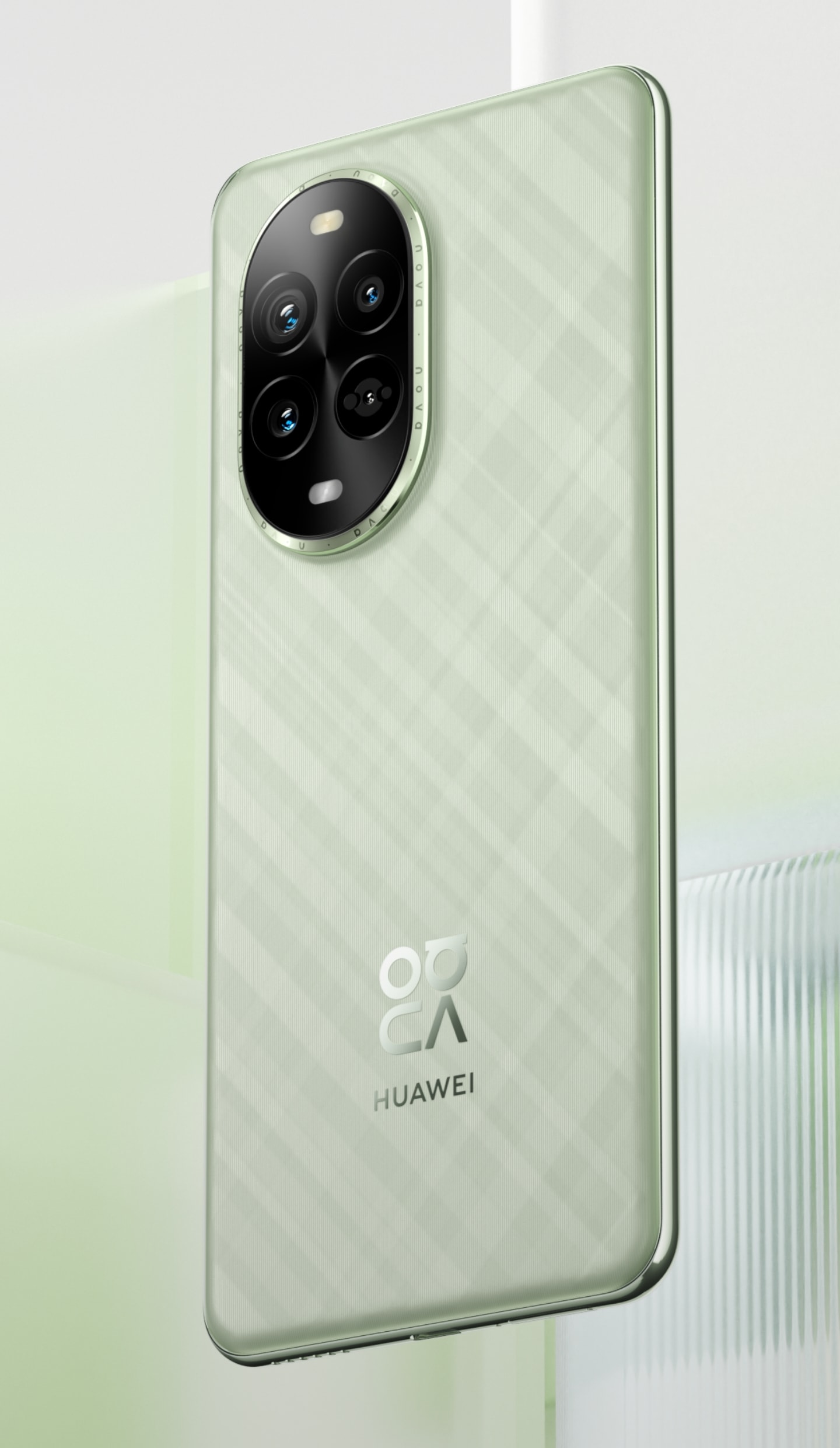 HUAWEI nova 13 Pro 产品视频，展示手机背面格纹变奏的设计