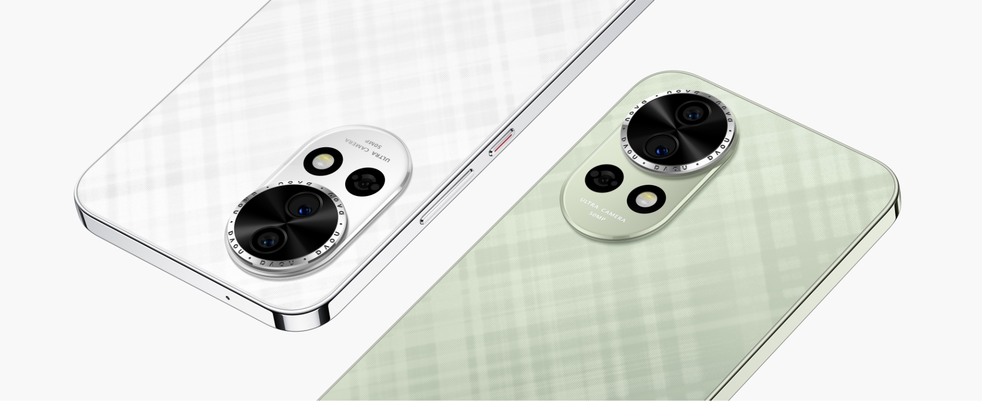 易烊千玺躺在草地上，拿着洛登绿的 HUAWEI nova 13 Pro