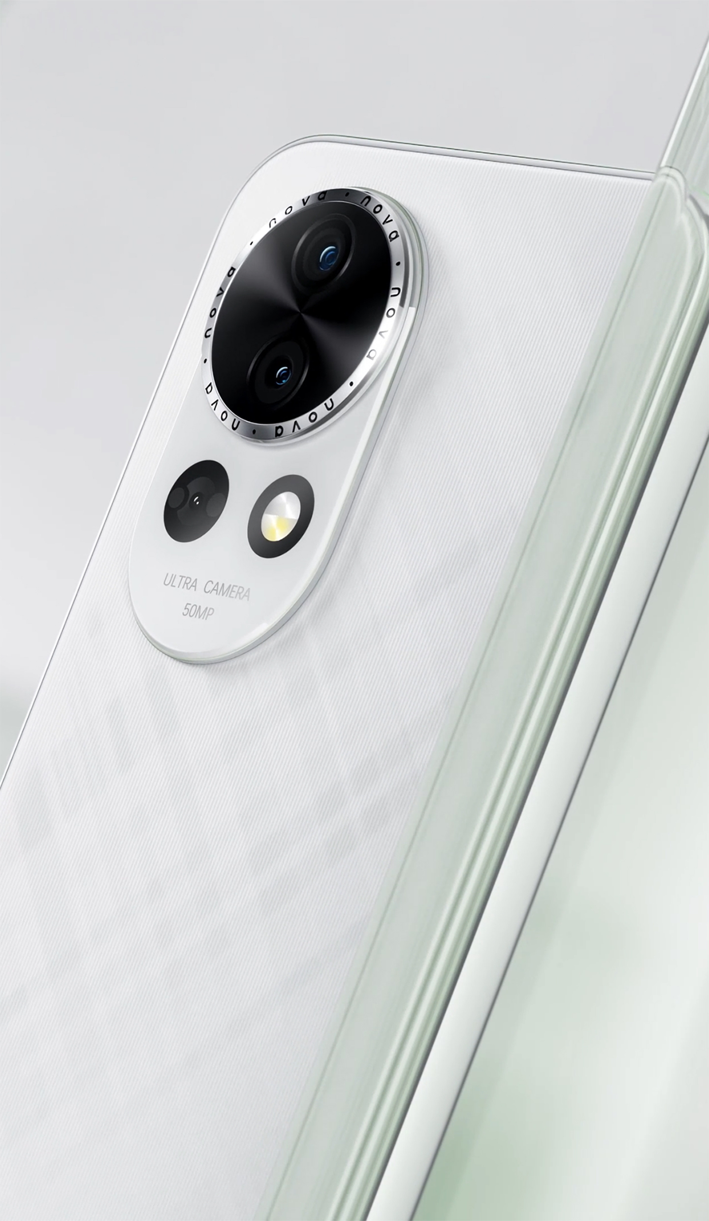 HUAWEI nova 13 产品视频，展示手机背面格纹变奏的设计