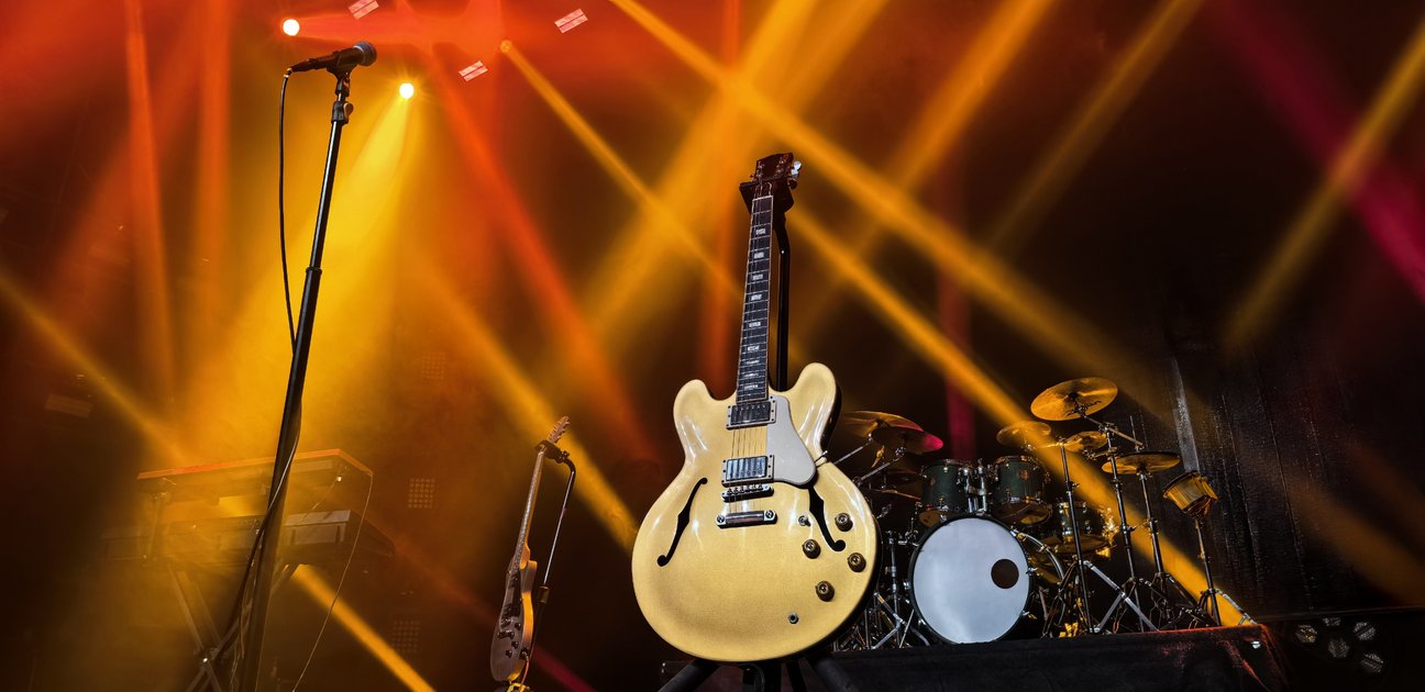 HUAWEI nova 14 Pro Livehouse 氛围样张,展示色彩准确稳定