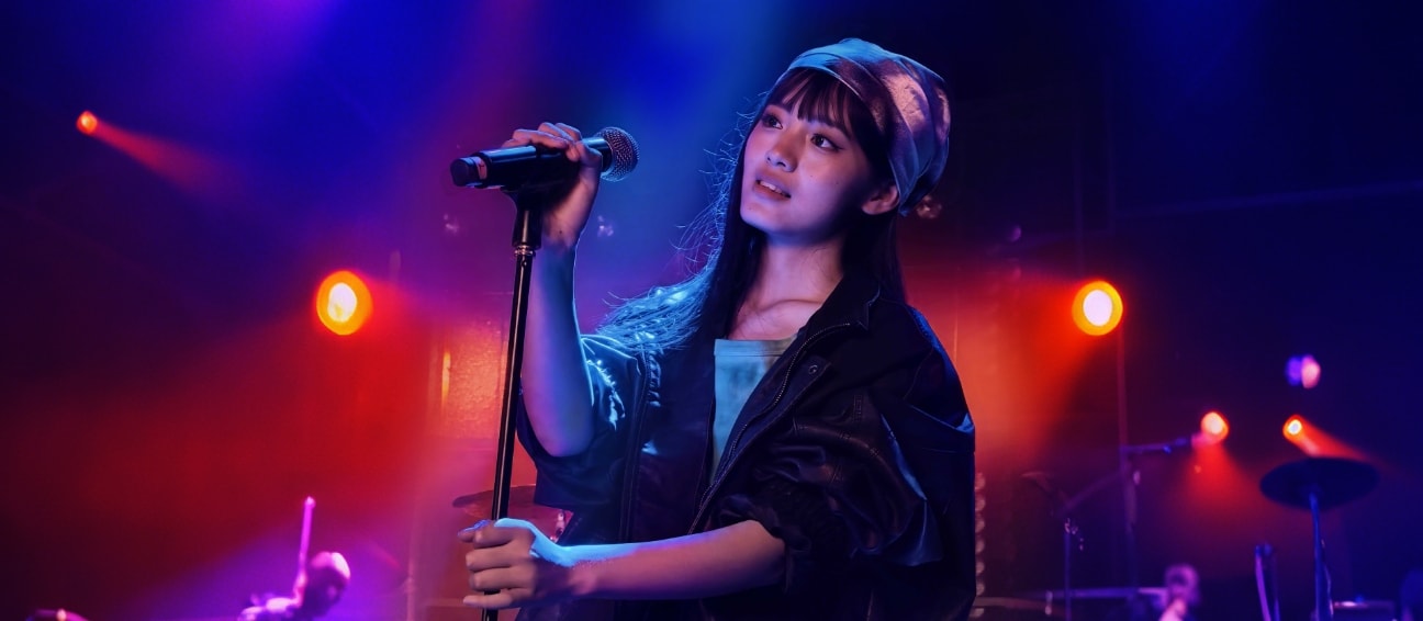 HUAWEI nova 14 Ultra Livehouse 演出样张，展示长焦能力