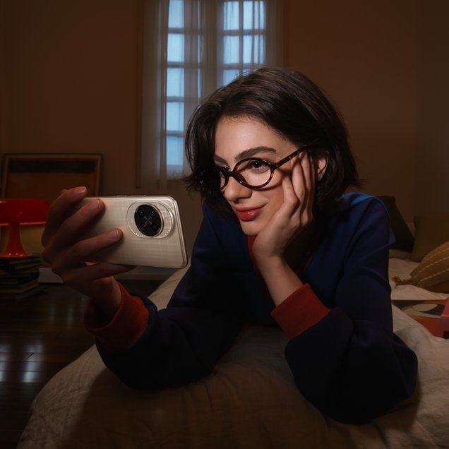 HUAWEI nova 14 Ultra AI 智感护眼