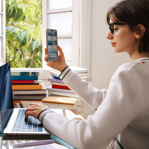 HUAWEI nova 14 Ultra展示手机智控键操作手势和界面