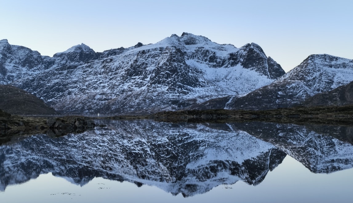 HUAWEI nova 15 胶片色卡样张，展示胶片色彩风格