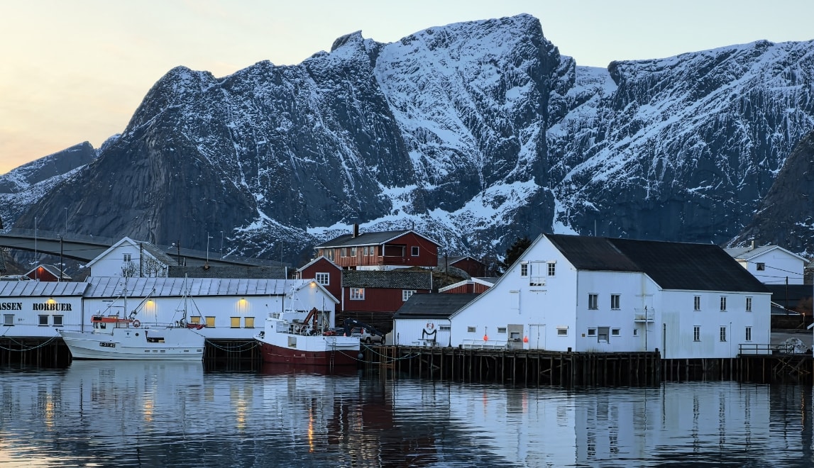 HUAWEI nova 15 电影色卡样张，展示电影色彩风格