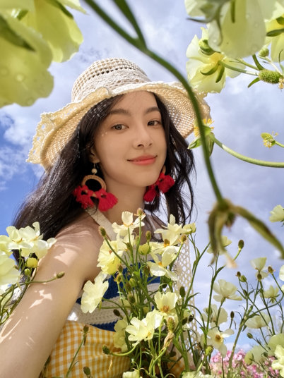 使用 HUAWEI Pura 90 第二代红枫影像拍摄的旅行照片，展示了拍照的色彩真实