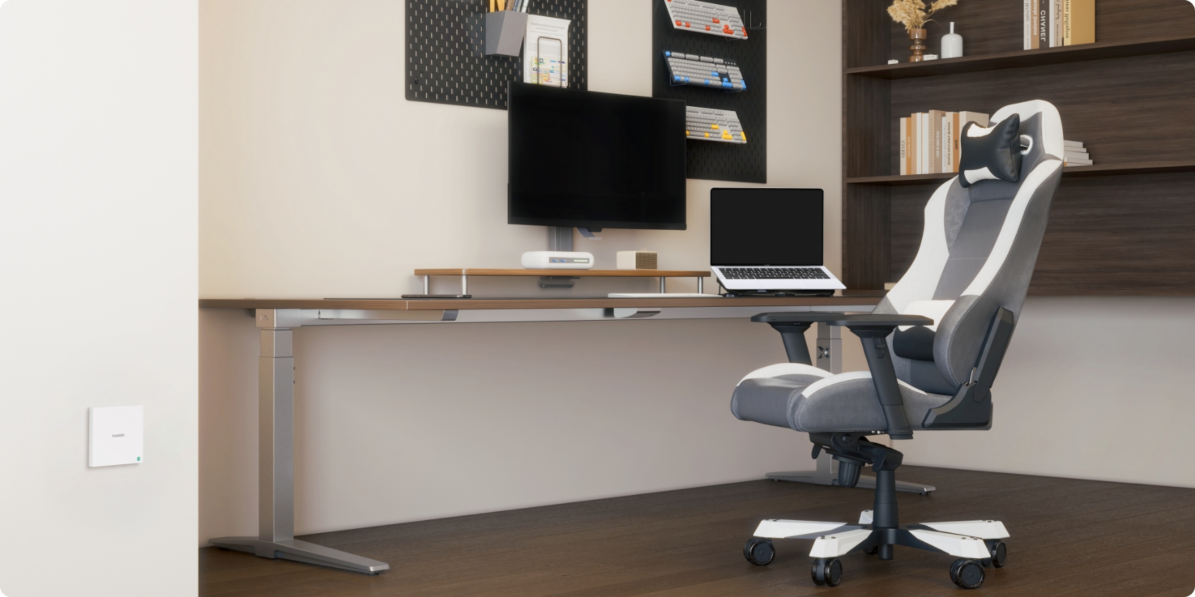 华为凌霄子母路由 Q7 网线版 超薄款在房间内的信号示意图，展示了路由器为设备自动开启专属游戏通道的功能