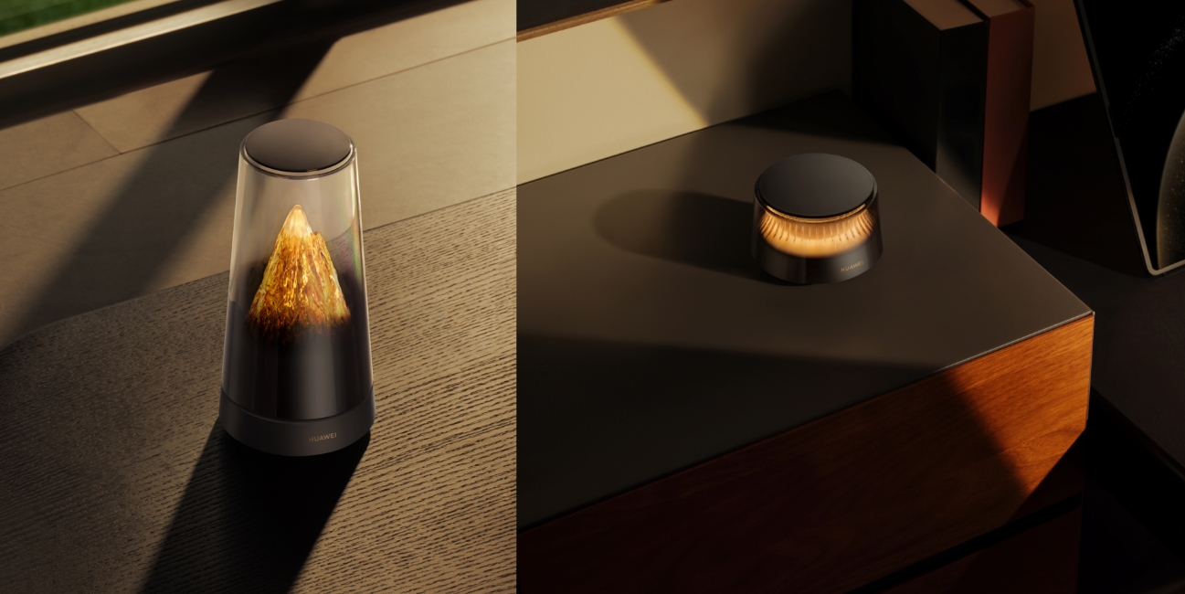 华为路由 X3 Pro 日照金山子路由置于桌面，展示其守护家庭网络安全的功能