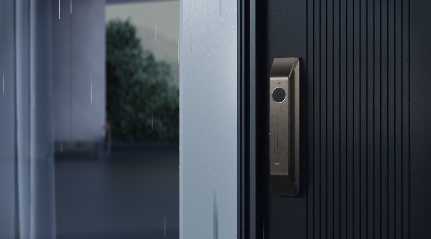 华为智能门锁 2 Ultra 淋雨示意图,展示了智能门锁的防水特性