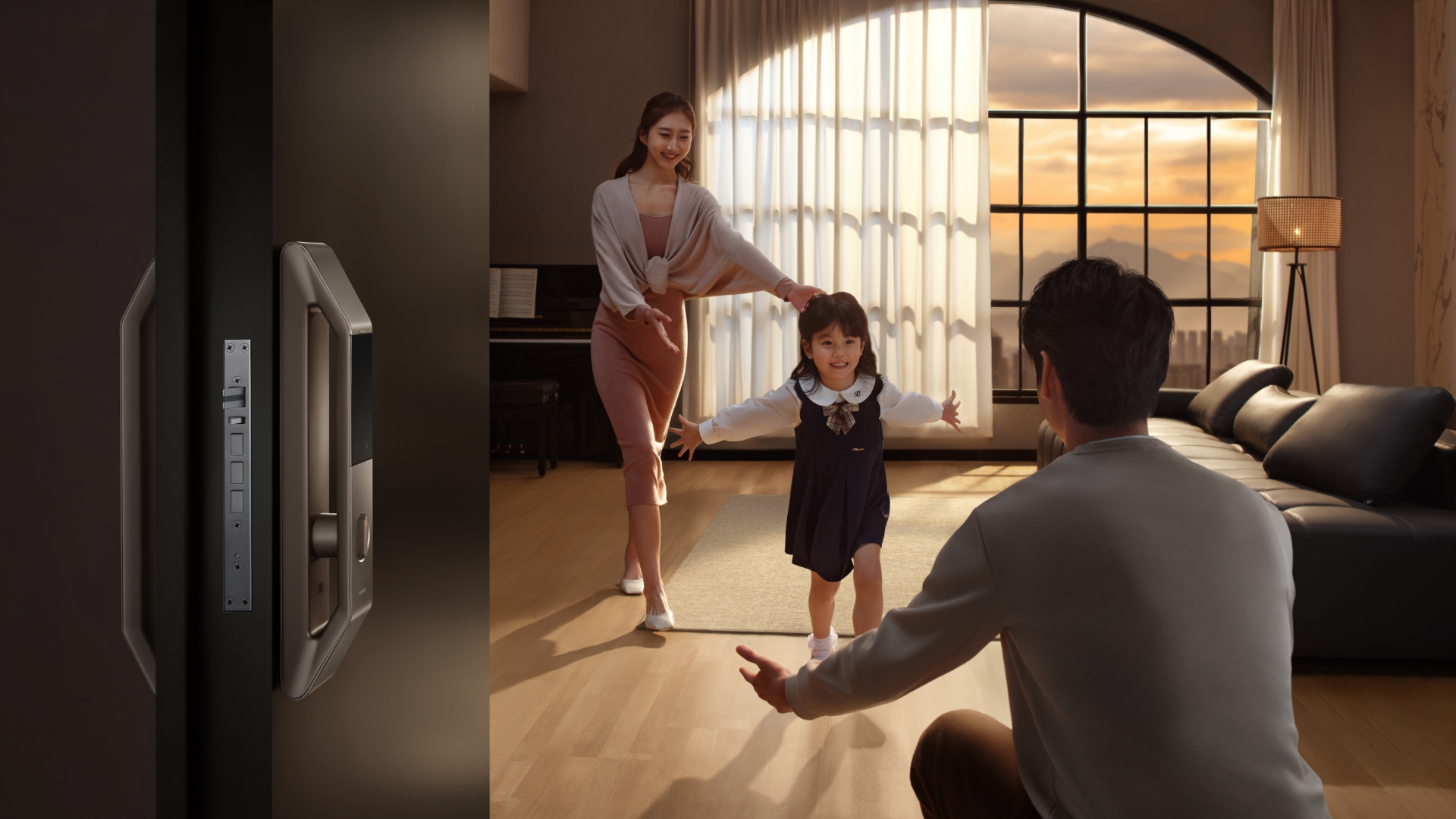 用户解锁回家，展示了使用华为智能门锁 2 Ultra 后的温馨便捷家居生活