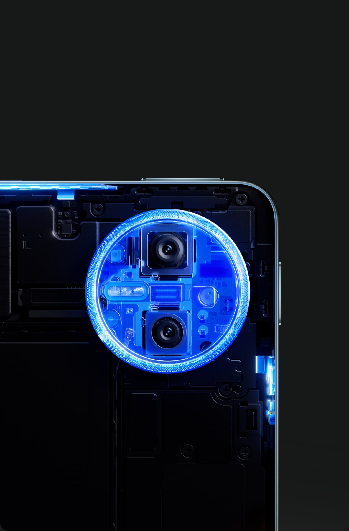 HUAWEI MatePad Mini 的局部内部结构图，展现了超快的网速