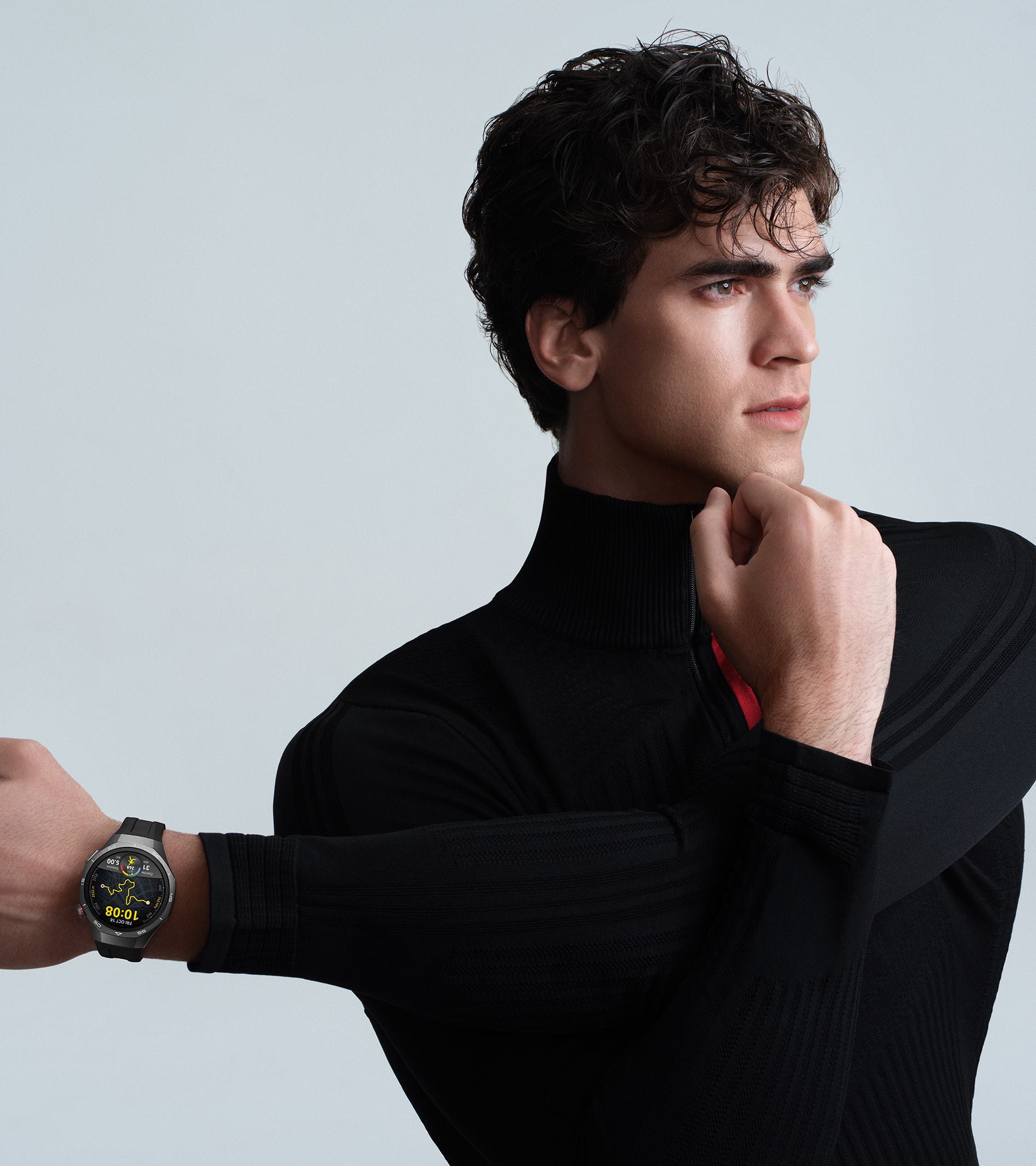 HUAWEI WATCH GT 5 Pro 46mm运动款的正面图与模特佩戴示意图