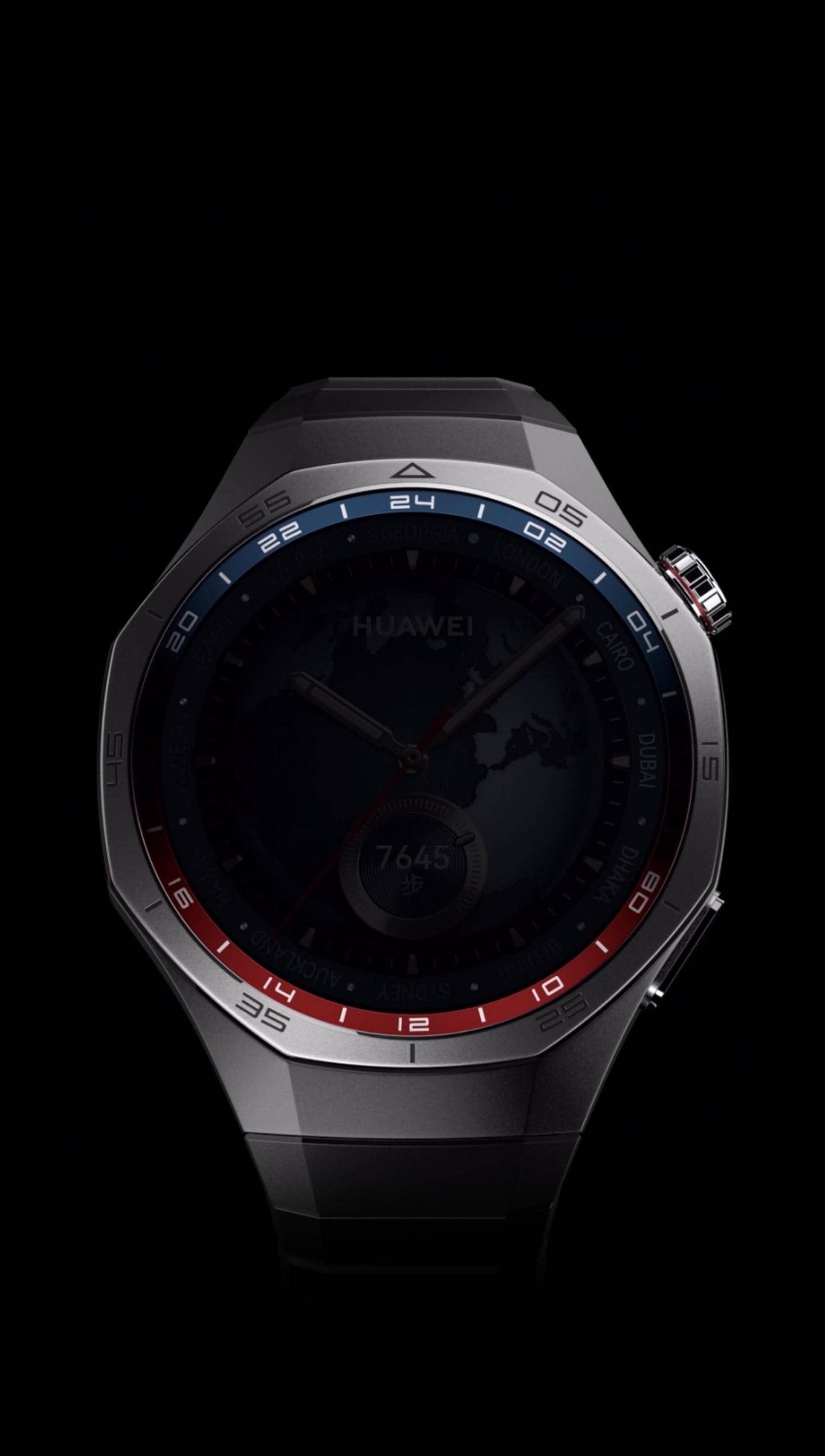 展示 HUAWEI WATCH GT 5 Pro 46mm 的经典款，搭配钛合金表体与钛金属表带