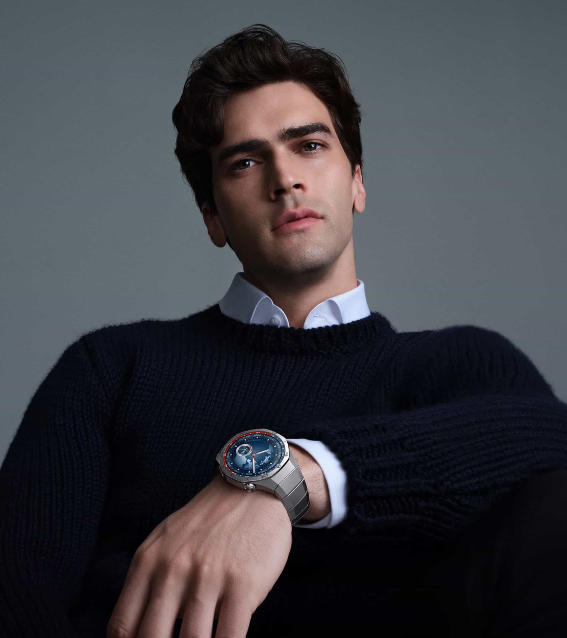 HUAWEI WATCH GT 5 Pro 46mm经典款的正面图与模特佩戴示意图