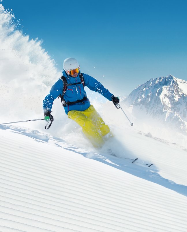 左侧为用户佩戴手表进行滑雪，中间为 HUAWEI WATCH GT 6 Pro 正面图，展示了滑雪功能