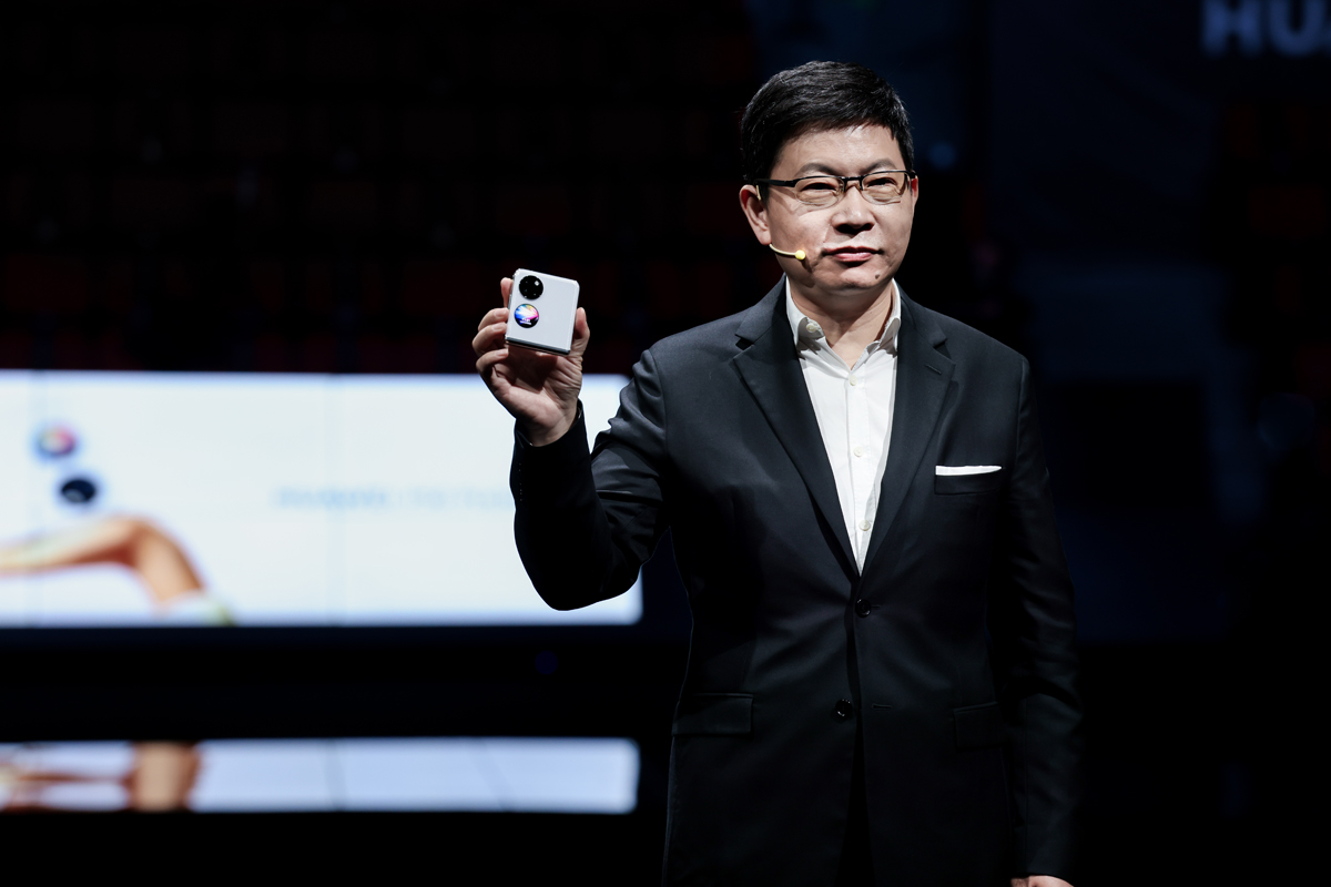 华为发布 HUAWEI P50 Pocket,精巧折叠尽显时尚