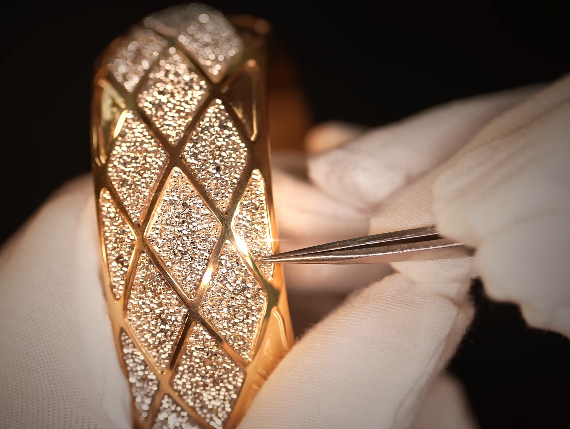 华为鸿蒙智家 智能MINI Pro 日月星钻制作工艺