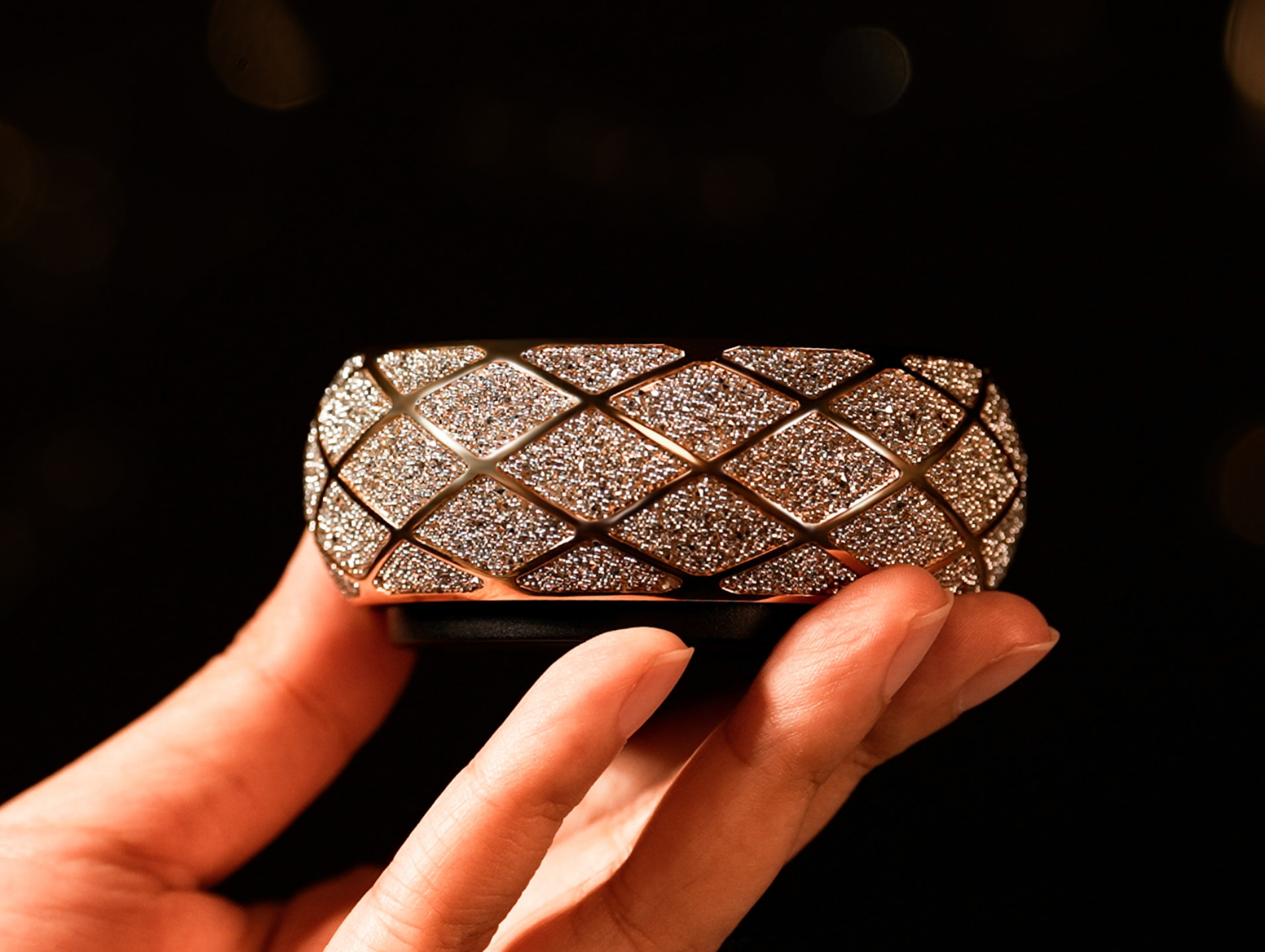 华为鸿蒙智家 智能MINI Pro 日月星钻制作工艺