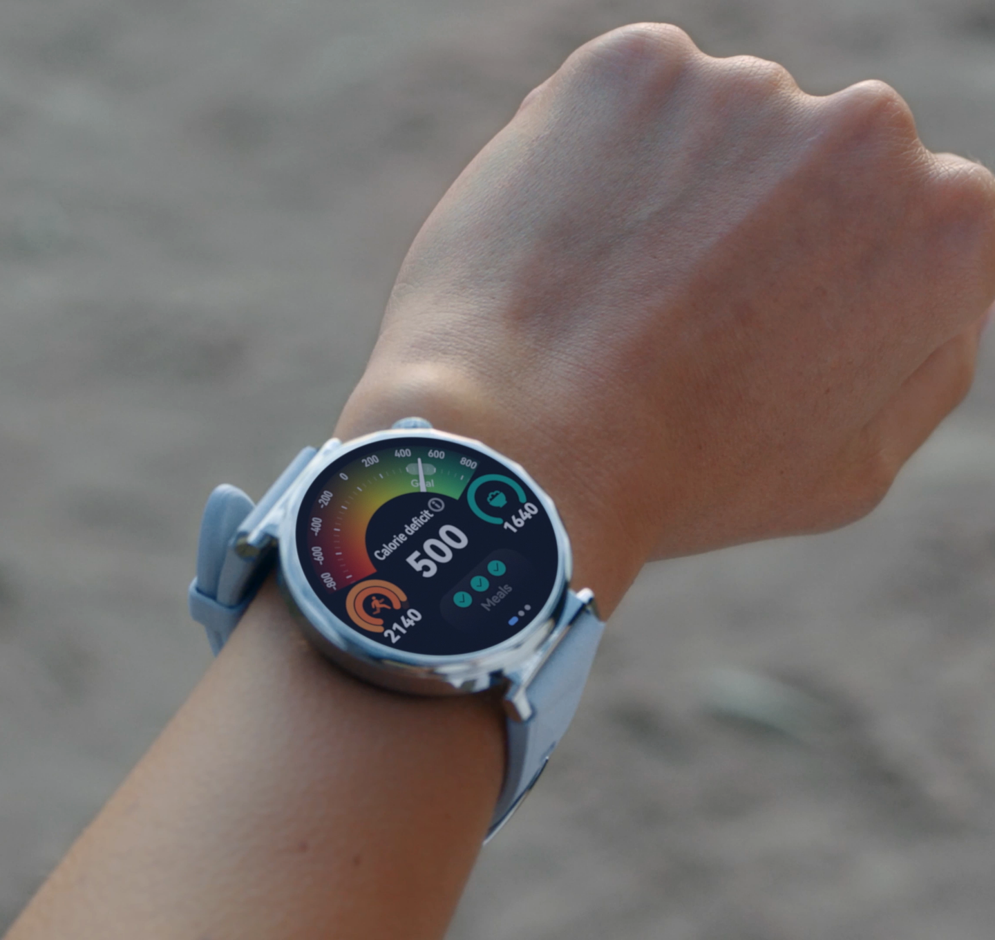 Pamela is exercising with HUAWEI WATCH GT 5 Stay Fit app video