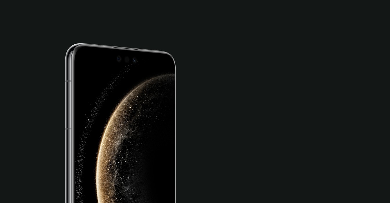 Off-center frontal view of HUAWEI Mate 70 Pro, showcasing the Kunlun Glass 2nd Generation's standout drop resistance