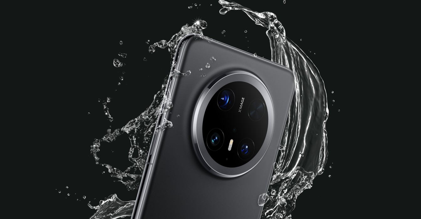 Splashing water on HUAWEI Mate 70 Pro, demonstrating the phone's high-level water resistance