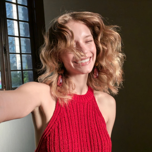 Photos taken by HUAWEI nova 14 Pro, demonstrating front multi-focal portrait