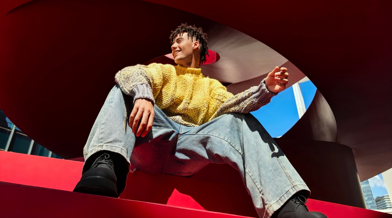 A photo taken by HUAWEI nova 14 Pro, demonstrating Ultra Chroma Camera portrait