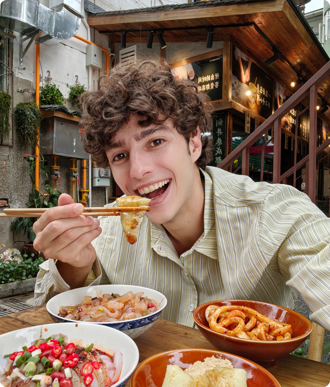 An HD selfie taken by HUAWEI nova 14, showcasing the clarity of it.