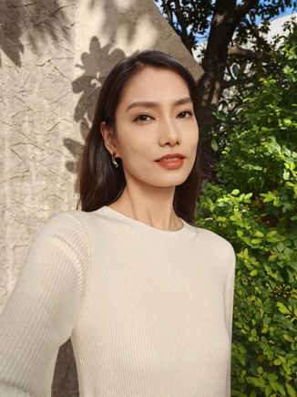 HUAWEI P50 Pocket Selfie with Rear Camera 1