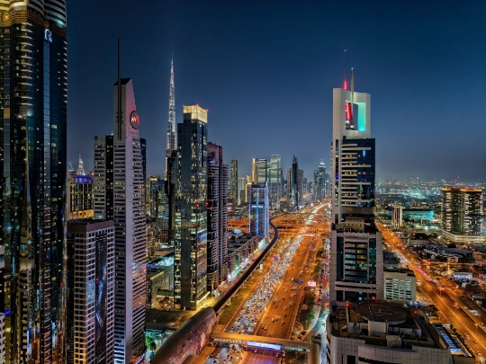 Night scenery photos taken by HUAWEI Pura 80 Pro, display the function of 1-inch Ultra Lighting Camera