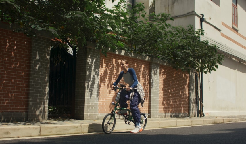 Users wearing HUAWEI WATCH GT 6 rides for leisure