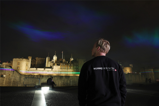 HUAWEI BRINGS THE SOUTHERN LIGHTS TO SYDNEY