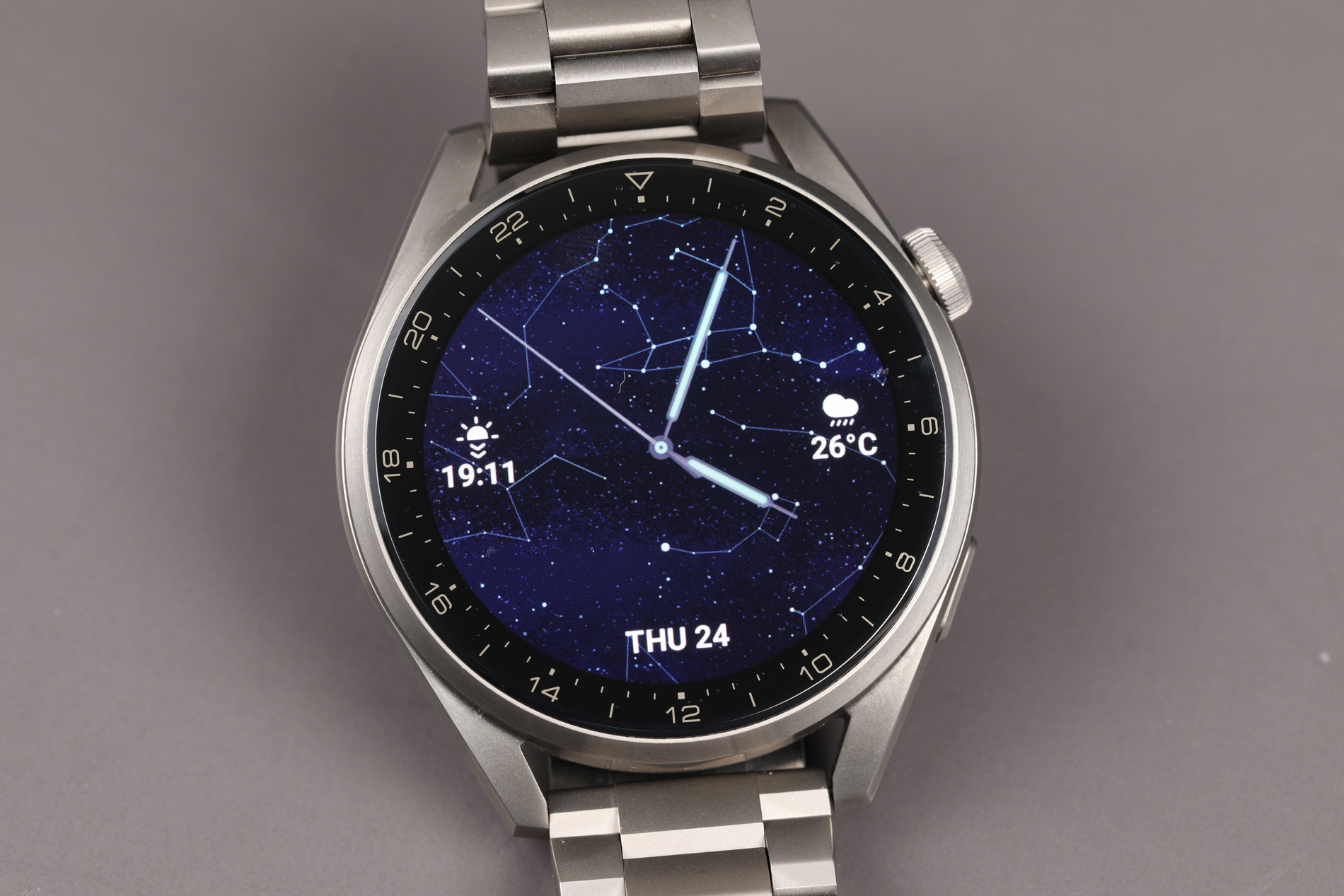 Tactil, controlabil și interactiv, noul smartwatch HUAWEI WATCH 3 aduce imagini de fundal pentru ceas cu design ușor de personalizat