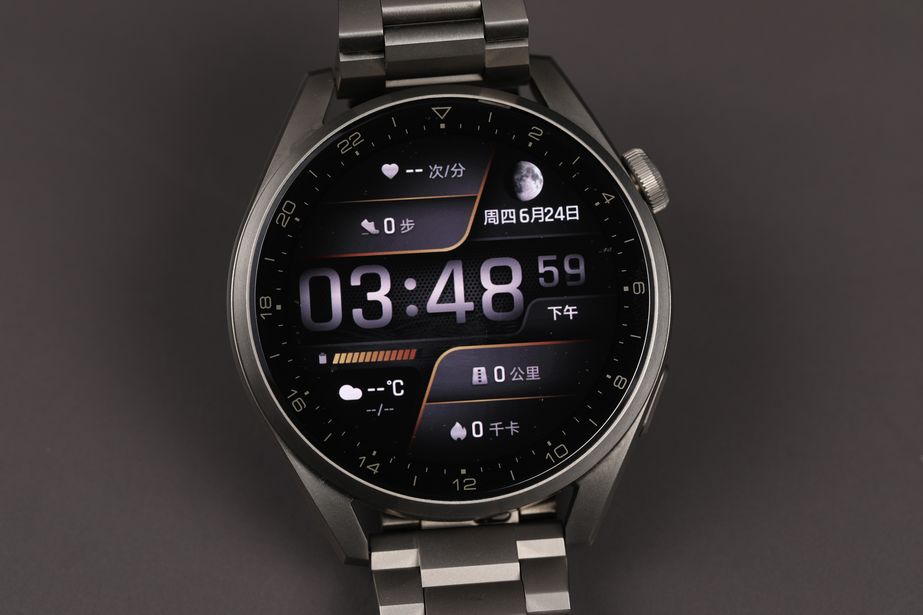 Tactil, controlabil și interactiv, noul smartwatch HUAWEI WATCH 3 aduce imagini de fundal pentru ceas cu design ușor de personalizat