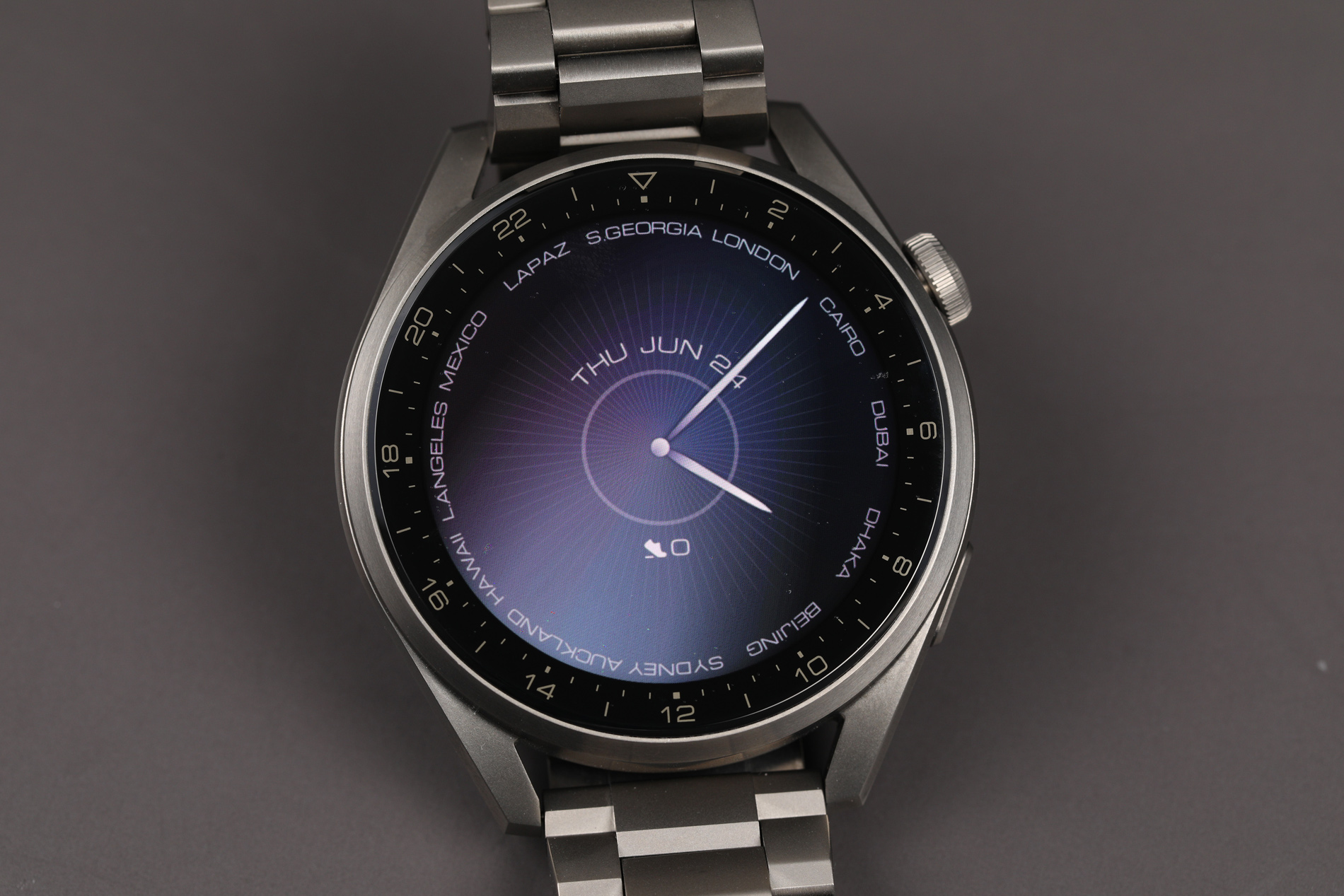 Tactil, controlabil și interactiv, noul smartwatch HUAWEI WATCH 3 aduce imagini de fundal pentru ceas cu design ușor de personalizat