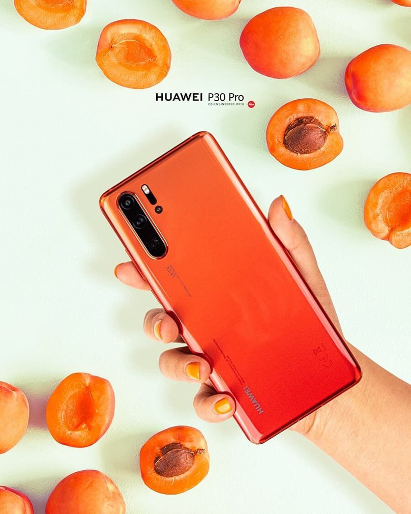 HUAWEI P30 Pro тепер доступний в Україні у червоному кольорі