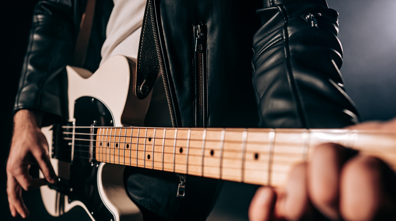 Shows classical and pop music performances.