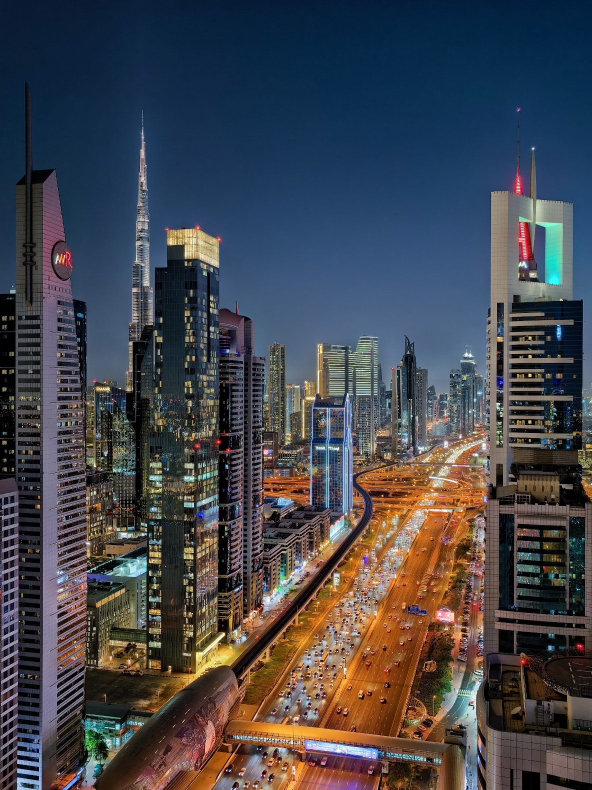 Night scenery photos taken by HUAWEI Pura 80 Pro, display the function of 1-inch Ultra Lighting Camera